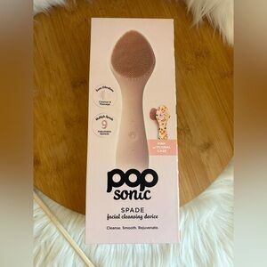 Pop Sonic NIB Spade Facial Cleansing Device Silicone Pore Cleaning Tool w/Case